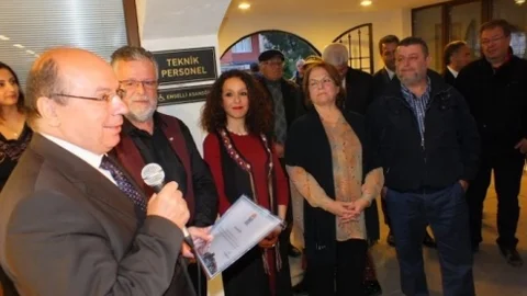 Marmaris'te Gazeteci Sarıipek Sergi Açtı