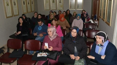 Ebru Ustası Sabri Mandıracı Hat Ve Ebru Sanatını Anlattı