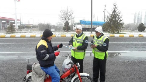 Bor Emniyeti Motosiklet Sürücülerini Kask Takmaları İçin Uyardı