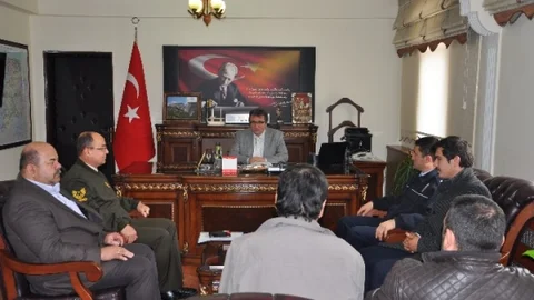 Pınarbaşı'nda Seçim Öncesi Bilgilendirme Toplantısı Düzenlendi