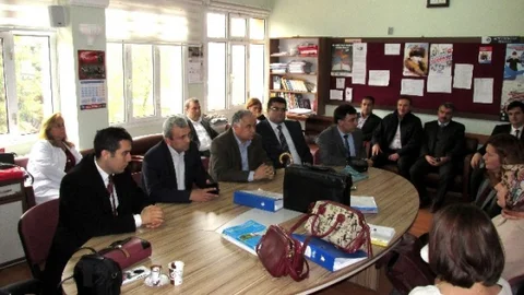 Aydın Eğitim Bir-Sen Yönetim Kurulu Üyelerinden Sema Öğretmene Tam Destek