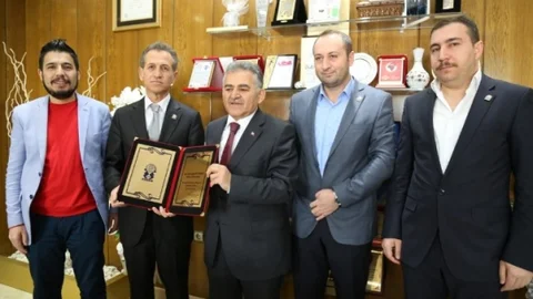 Esnaf Sanatkârlar Derneği Yöneticilerin Melikgazi Belediye Ziyareti