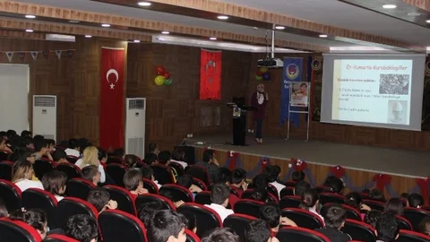 Diyetisyen Akın'dan TED Öğrencilerine Obezite Semineri