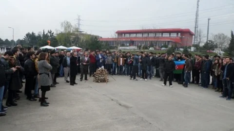 Nevruz Ateşini Rektör Elmas Yaktı