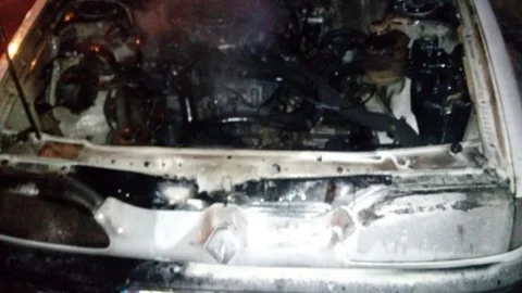 İtfaiye Ekiplerinin Anında Müdahalesi Yanan Aracı Kül Olmaktan Kurtardı