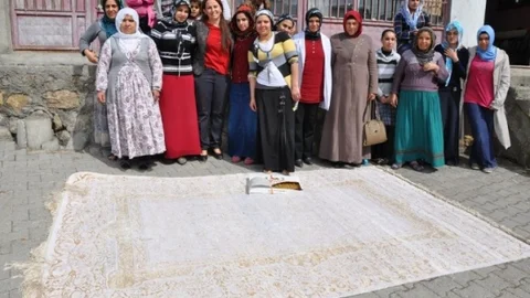 Epözdemir Halı Dokuma Atölyelerini Ziyaret Etti