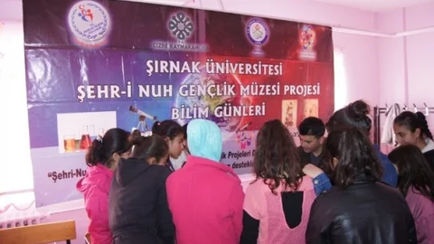 Cizre MYO Personellerinden Köy Okulu Öğrencilerine Ziyaret