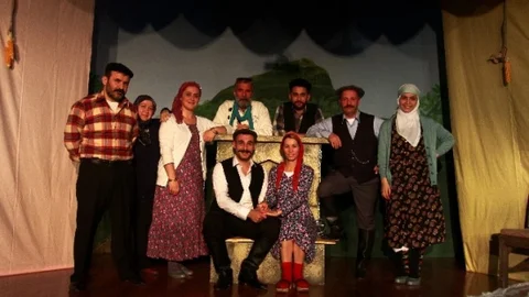 Ünye Sanat Tiyatrosu Turne Yolunda