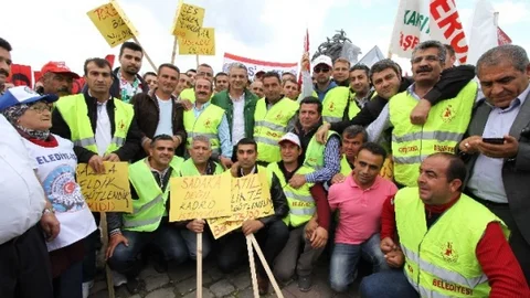 Karşıyaka'da İşçileri Rahatlatan İhale