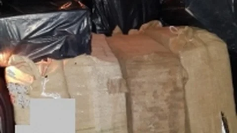 Polis 32 Bin 600 Paket Kaçak Sigara Ele Geçirdi