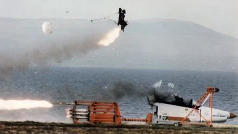 Pilotları Bu Koltuklar Kurtarıyor