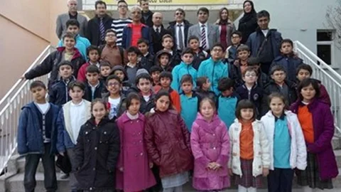 Gediz Anadolu İmam Hatip Lisesi Satranç Turnuvası'nda Birinci Oldu