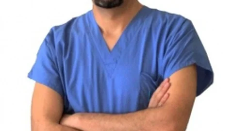 Dr. Oğuz Kılıç ''Dolgu İle Göğüs Büyütme Güvenilir Değil''