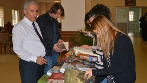 Bilecik Şeyh Edebali Üniversitesinde “Çanakkale Kitapları” Sergisi