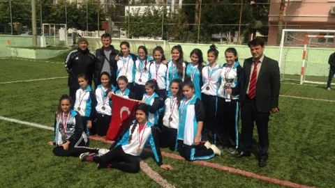 Okullararası Yıldız Kızlar Futbol Müsabakaları Tamamlandı