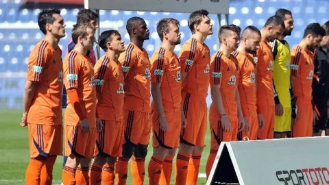 İstanbul Başakşehir 8 Futbolcusunu Milli Takımlara Gönderdi