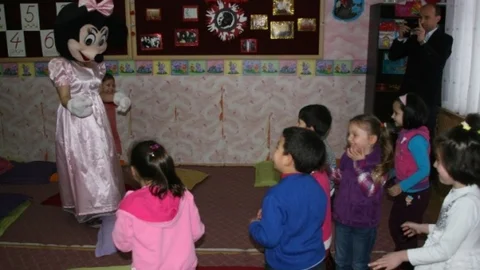 Forum Trabzon ‘1 Kitap 1 Oyuncak' İle Çocukların Yüzünü Güldürdü