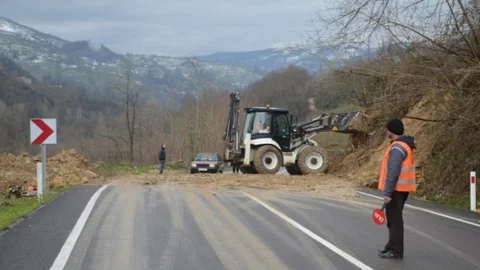Fatsa-Kumru Yolunda Heyelan