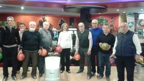 Yaşlılar Bowling Turnuvasında