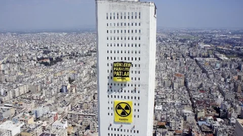 Greenpeace'ten Nükleer Santrale Karşı Nefes Kesen Eylem