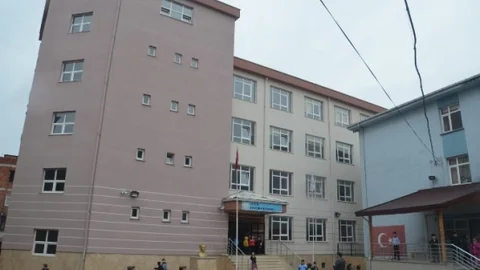 Atatürk İlkokulu Yeni Binasında