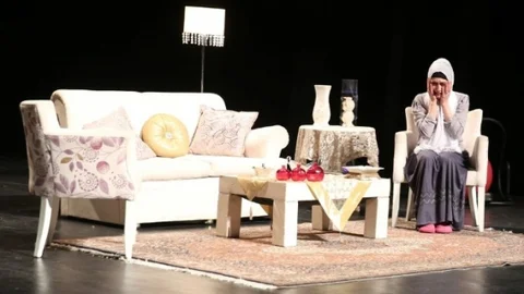 “Bakarsın Bulutlar Gider” Nilüfer'de Sahnelendi