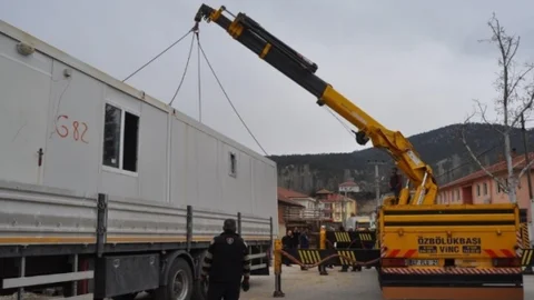 Korkuteli'nde Depremzedelere Konteynerler Teslim Ediliyor