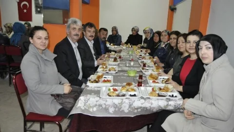 Ak Partili Kadınlar Engellilerle Kahvaltıda Buluştu