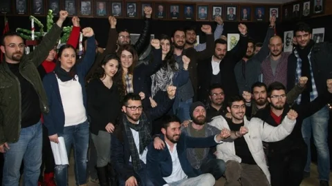 CHP'li Gençler Parti Binasının İşgaline Son Verdi