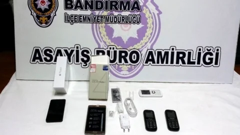 Kredi Afişleriyle Vatandaşları Dolandıran Zanlılar Yakalandı