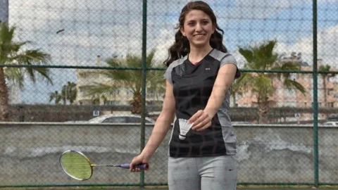 Konyaaltı'nda Ücretsiz Badminton Kursu