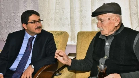 Başkan Çelik Yaşlıları Unutmadı