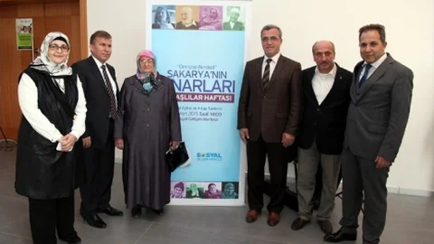 “Sakarya'nın Çınarları Ömrüne Bereket” Resim Sergisi Ve Kitap Tanıtım Programı Sgm'de Gerçekleştirildi