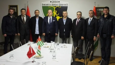 Aday Adayı Saraç Abhaz Derneğini Ziyaret Etti