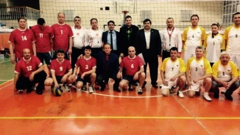 Afyonkarahisar Öğretmenevi'nde Voleybol Turnuvası Başladı