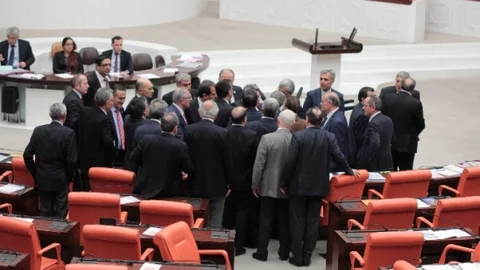 Nur Serter'in İddiaları Kendisini Ve Partisini Zor Durumda Bıraktı