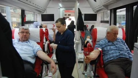 Malkara Sakinleri Kızılay Otobüsünde Kan Bağışladı