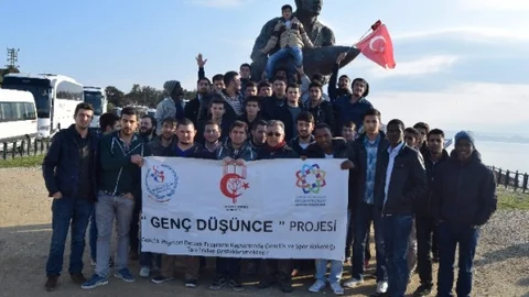 “Genç DÜşünce” Projesiyle Gençler Çanakkale ‘De Ecdadıyla Buluştu