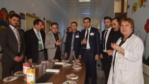 Dömer Languange School Hasta Çocukları Sevindirdi