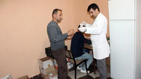 Yaralı Şahine Lokanta Çalışanı Yardım Etti