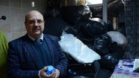 Plastik Kapaklar Görmeyenlere Baston Oluyor