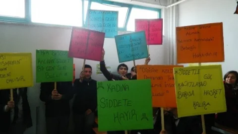 Öğrencilerden 'kadına Şiddete Hayır' Programı
