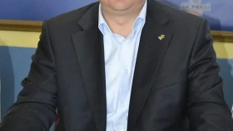 Daniş'ten Rektör Acer'e Kutlama