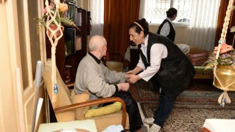 Beyoğlu'nda Yaşlılar Yalnız Değil