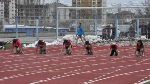 Analig Atletizm Yarı Final Müsabakaları Başladı