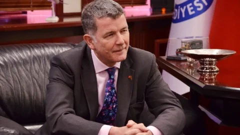 Büyükelçi Moore Neden Beşiktaş Taraftarlığını Seçtiğini Anlattı