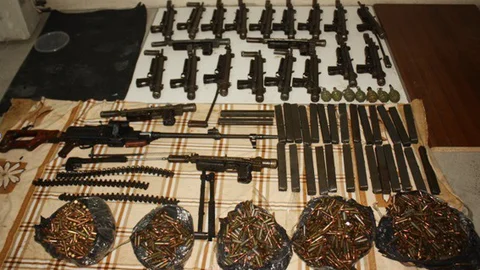 Kocaeli'nde Ele Geçirilen Silahlarla Alakalı 3 Kişi Tutuklandı