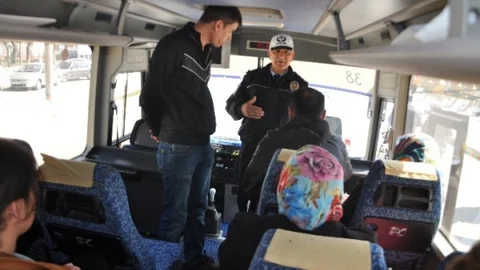 Sivil Polisler Yolcu Otobüslerini Denetledi