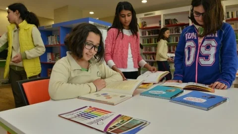 Koshim'de Kütüphaneye Öğrencilerin İlgisi Büyük