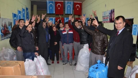 MHP'li Kadınlardan Türkmenlere Yardım